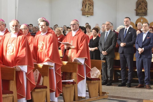 Msza się dla KEP w sanktuarium Relikwii Drzewa Krzyża Świętego w Wałbrzychu