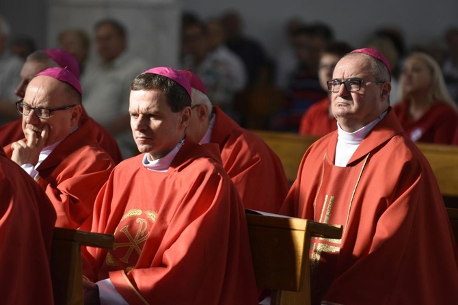 Msza się dla KEP w sanktuarium Relikwii Drzewa Krzyża Świętego w Wałbrzychu