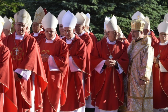 Msza się dla KEP w sanktuarium Relikwii Drzewa Krzyża Świętego w Wałbrzychu