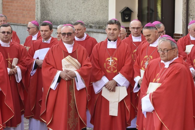 Msza się dla KEP w sanktuarium Relikwii Drzewa Krzyża Świętego w Wałbrzychu