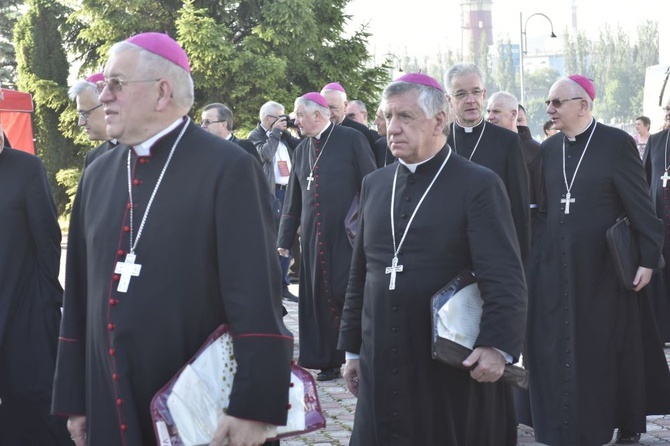 Msza się dla KEP w sanktuarium Relikwii Drzewa Krzyża Świętego w Wałbrzychu