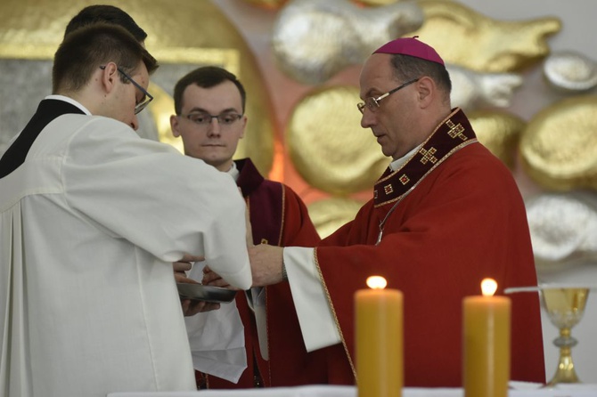 Msza się dla KEP w sanktuarium Relikwii Drzewa Krzyża Świętego w Wałbrzychu