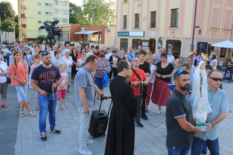 Różaniec na Rynku w Lubinie