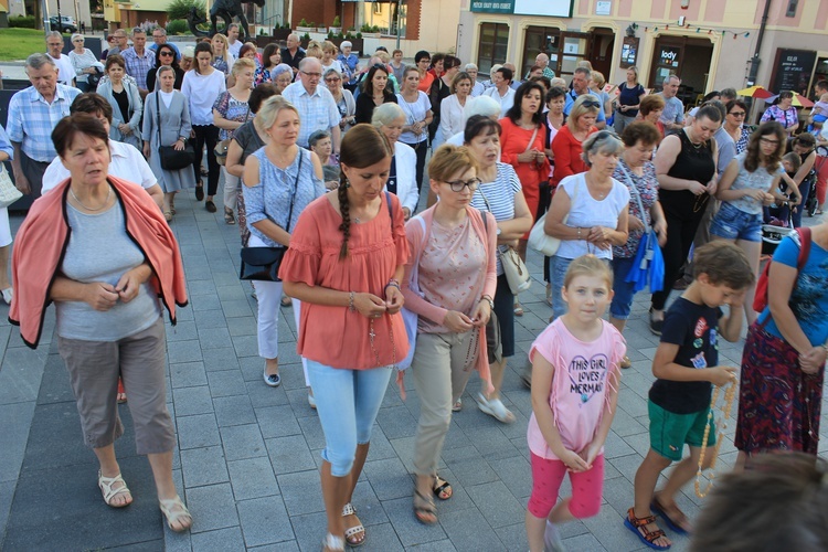 Różaniec na Rynku w Lubinie