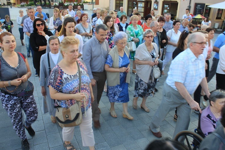 Różaniec na Rynku w Lubinie