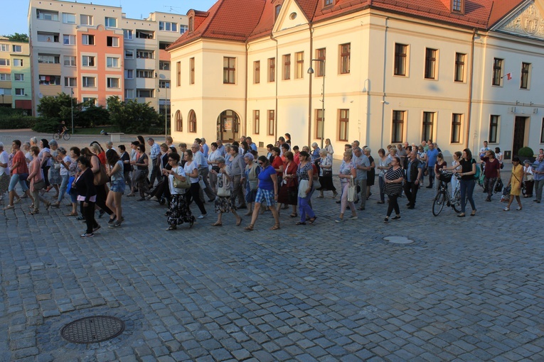 Różaniec na Rynku w Lubinie