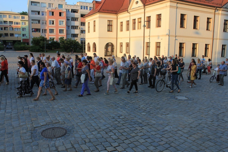 Różaniec na Rynku w Lubinie