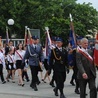 Stalowa Wola. Przemarsz ulicami miasta. 80. rocznica poświęcenia miasta.