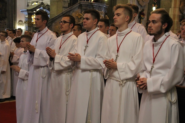 6. rocznica ingresu abp. Kupnego oraz promocja lektorów i ceremoniarzy