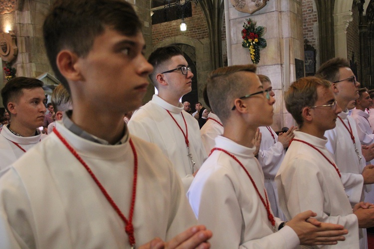 6. rocznica ingresu abp. Kupnego oraz promocja lektorów i ceremoniarzy