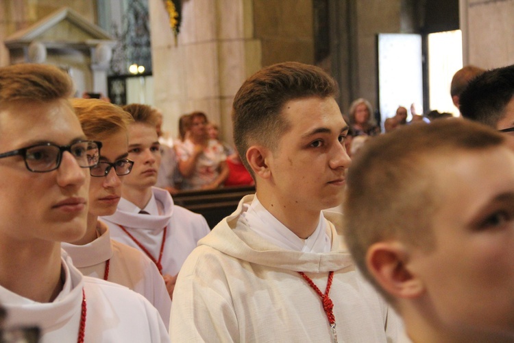 6. rocznica ingresu abp. Kupnego oraz promocja lektorów i ceremoniarzy