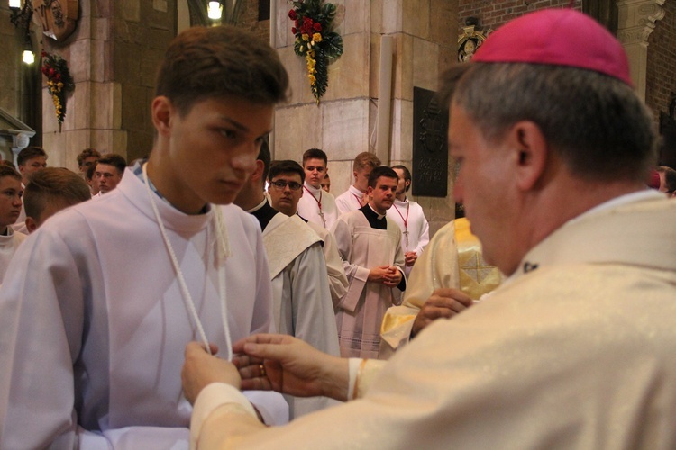 6. rocznica ingresu abp. Kupnego oraz promocja lektorów i ceremoniarzy