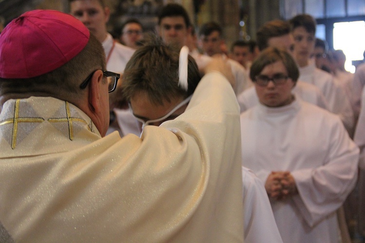 6. rocznica ingresu abp. Kupnego oraz promocja lektorów i ceremoniarzy