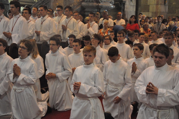 6. rocznica ingresu abp. Kupnego oraz promocja lektorów i ceremoniarzy