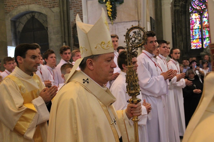 6. rocznica ingresu abp. Kupnego oraz promocja lektorów i ceremoniarzy