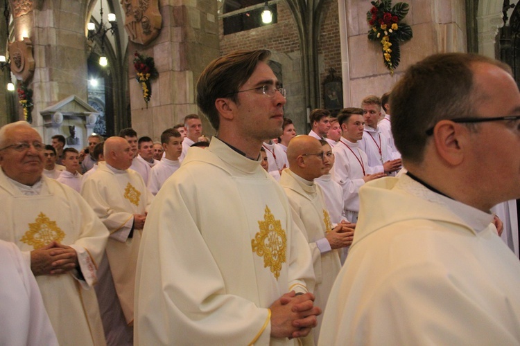 6. rocznica ingresu abp. Kupnego oraz promocja lektorów i ceremoniarzy