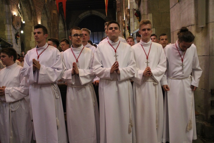 6. rocznica ingresu abp. Kupnego oraz promocja lektorów i ceremoniarzy