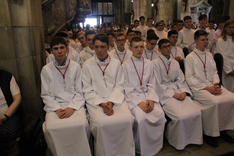 6. rocznica ingresu abp. Kupnego oraz promocja lektorów i ceremoniarzy