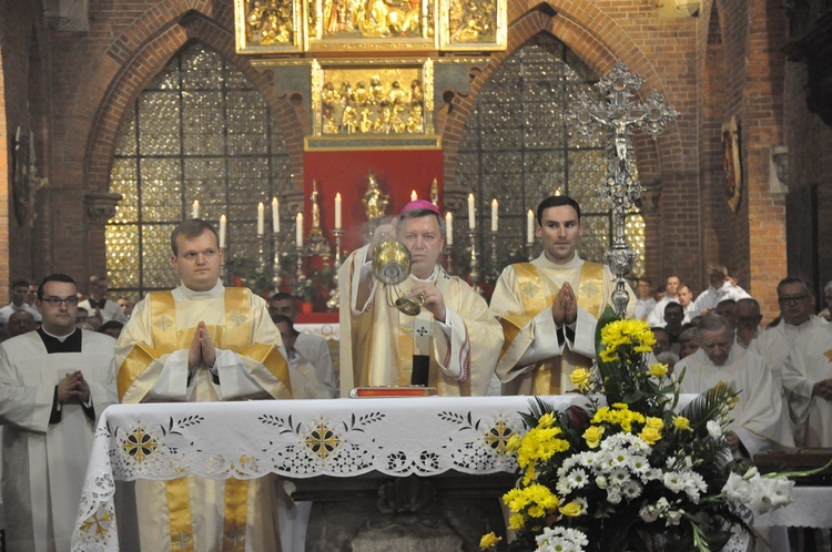 6. rocznica ingresu abp. Kupnego oraz promocja lektorów i ceremoniarzy