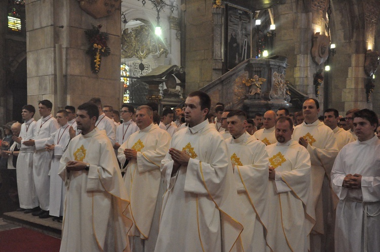 6. rocznica ingresu abp. Kupnego oraz promocja lektorów i ceremoniarzy