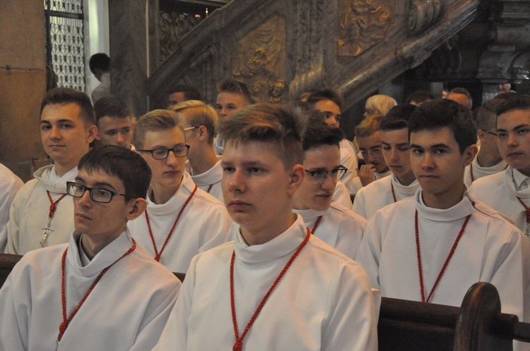 6. rocznica ingresu abp. Kupnego oraz promocja lektorów i ceremoniarzy