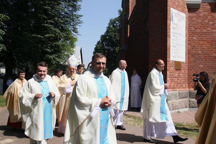 Pielgrzymka lektorów i ministrantów do Wąwolnicy