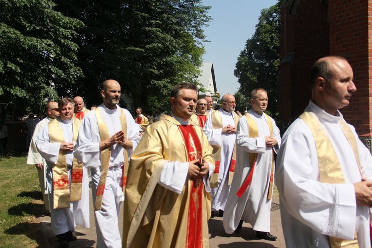 Pielgrzymka lektorów i ministrantów do Wąwolnicy