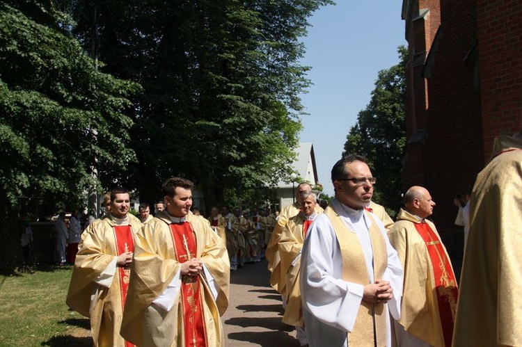 Pielgrzymka lektorów i ministrantów do Wąwolnicy