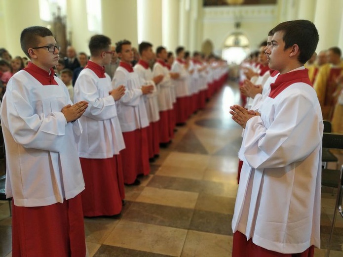 Pielgrzymka lektorów i ministrantów do Wąwolnicy