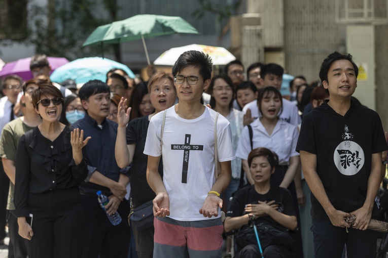 Zamieszki w Hongkongu: Biskup rozpłakał się w czasie kazania