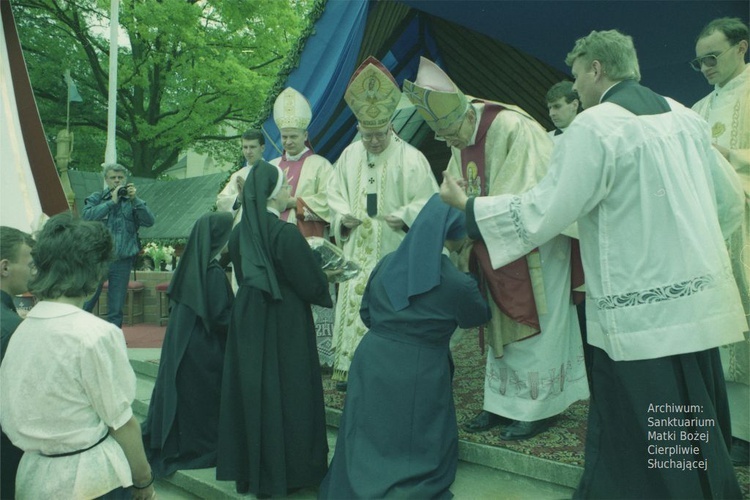 Koronacja obrazu Matki Bożej Cierpliwie Słuchającej w Rokitnie