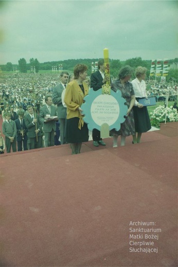 Koronacja obrazu Matki Bożej Cierpliwie Słuchającej w Rokitnie