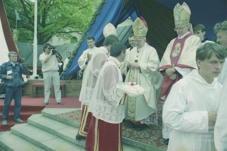 Koronacja obrazu Matki Bożej Cierpliwie Słuchającej w Rokitnie