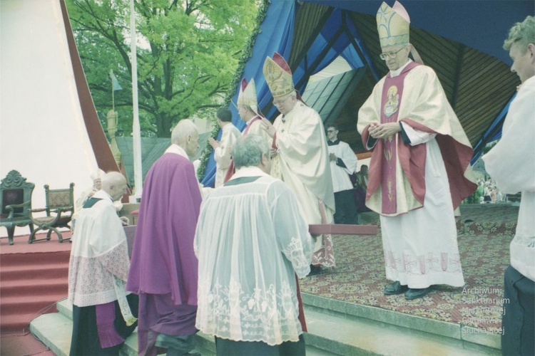 Koronacja obrazu Matki Bożej Cierpliwie Słuchającej w Rokitnie