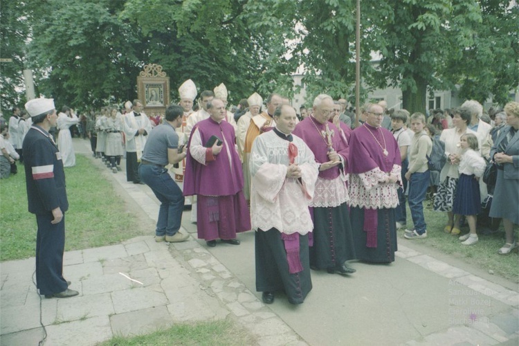 Koronacja obrazu Matki Bożej Cierpliwie Słuchającej w Rokitnie