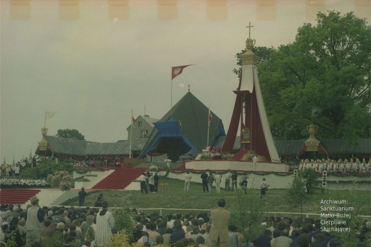 Koronacja obrazu Matki Bożej Cierpliwie Słuchającej w Rokitnie