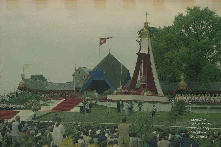 Koronacja obrazu Matki Bożej Cierpliwie Słuchającej w Rokitnie