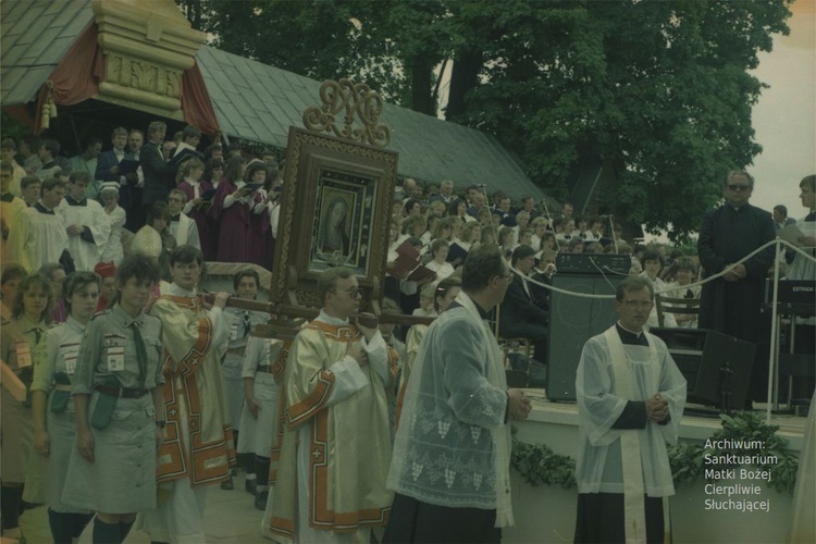 Koronacja obrazu Matki Bożej Cierpliwie Słuchającej w Rokitnie