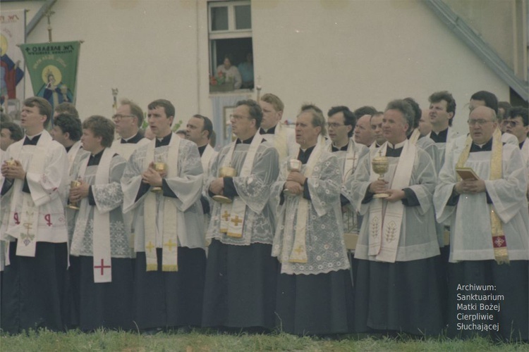 Koronacja obrazu Matki Bożej Cierpliwie Słuchającej w Rokitnie