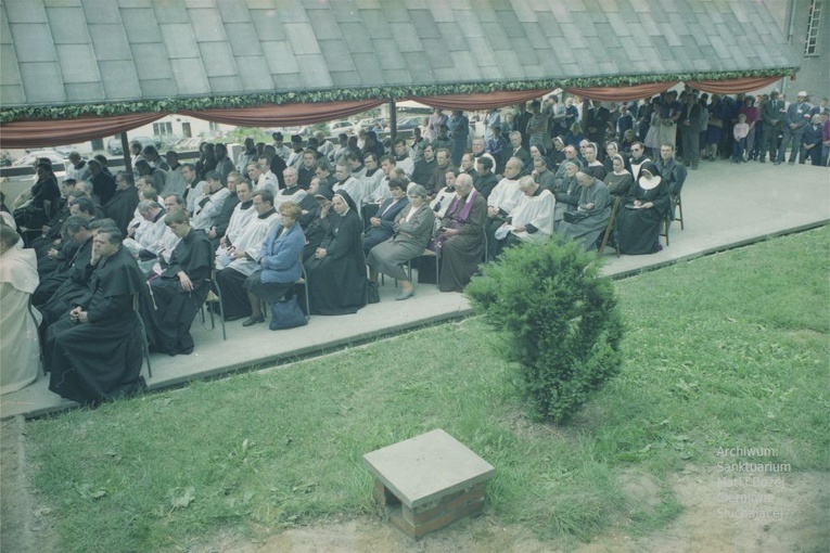 Koronacja obrazu Matki Bożej Cierpliwie Słuchającej w Rokitnie