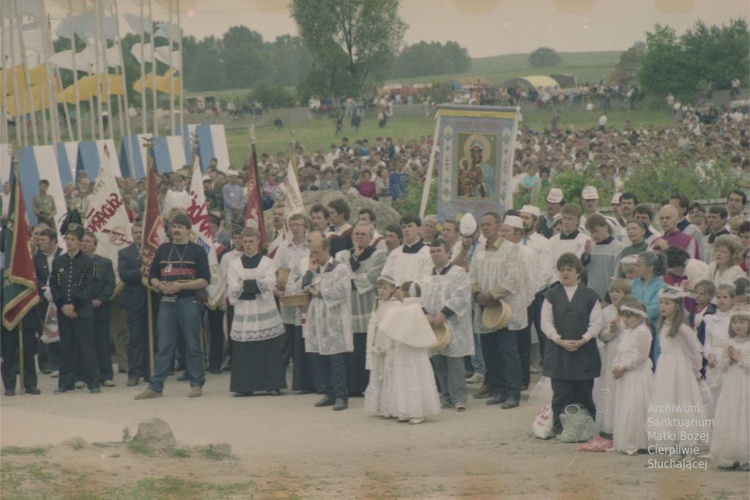 Koronacja obrazu Matki Bożej Cierpliwie Słuchającej w Rokitnie