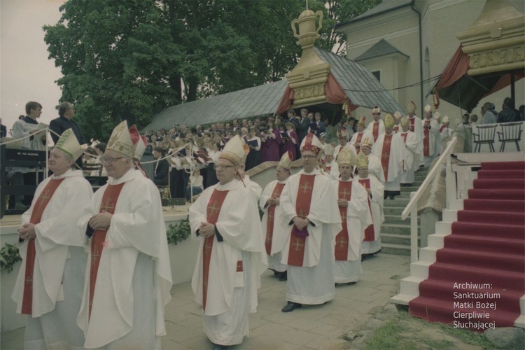 Koronacja obrazu Matki Bożej Cierpliwie Słuchającej w Rokitnie