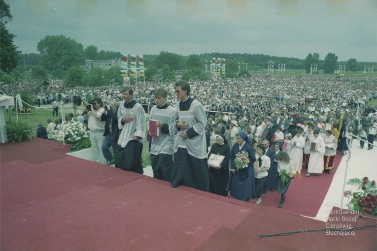 Koronacja obrazu Matki Bożej Cierpliwie Słuchającej w Rokitnie