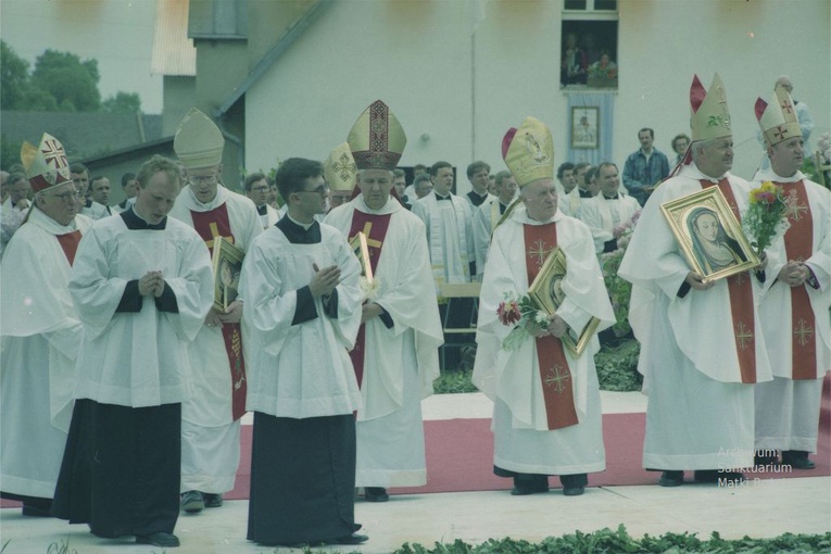 Koronacja obrazu Matki Bożej Cierpliwie Słuchającej w Rokitnie