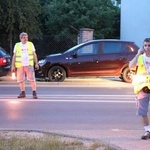 Nocna pielgrzymka mężczyzn do Starej Błotnicy