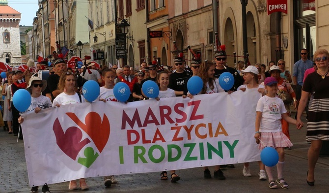 Radosny marsz rodzinny