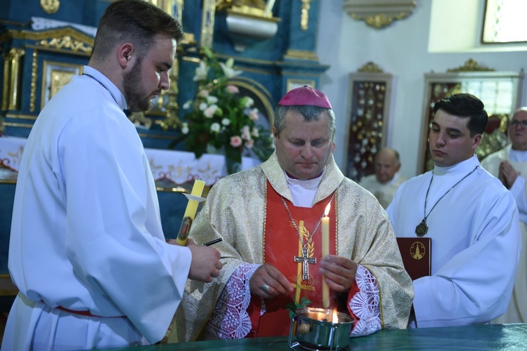 Nowy ołtarz w Domosławicach