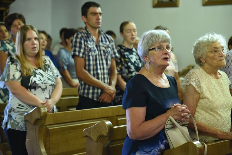 Nowy ołtarz w Domosławicach