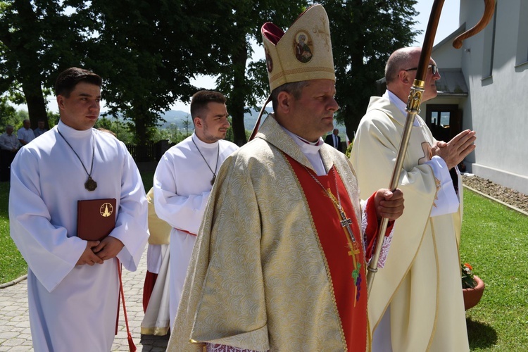 Nowy ołtarz w Domosławicach