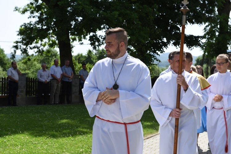 Nowy ołtarz w Domosławicach